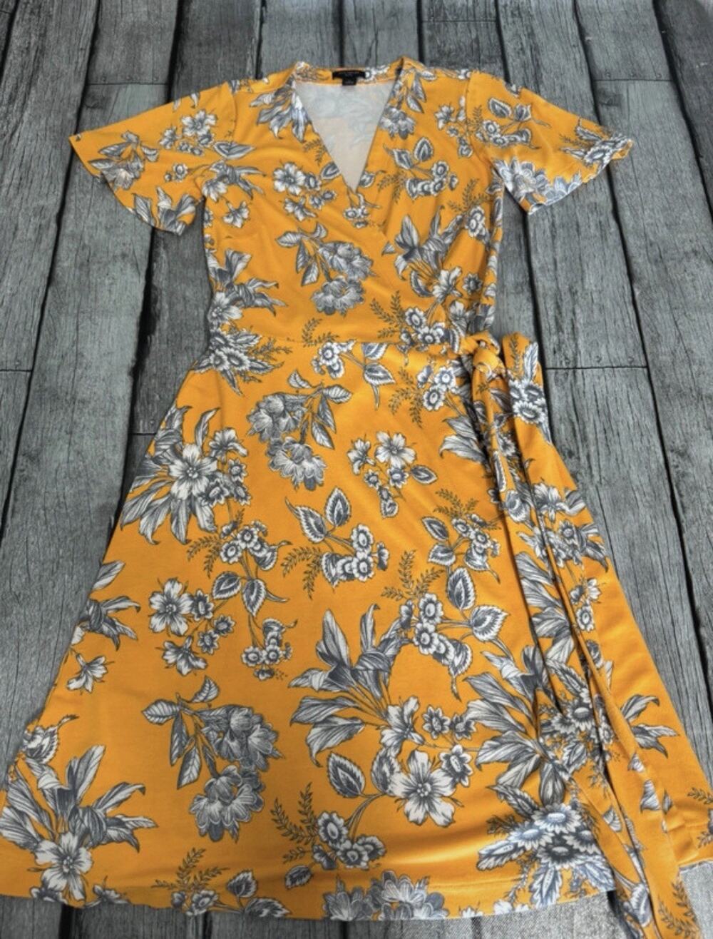 Women’s Ann Taylor Petite Yellow Floral Wrap Dress Sz 0 P Knee Length
